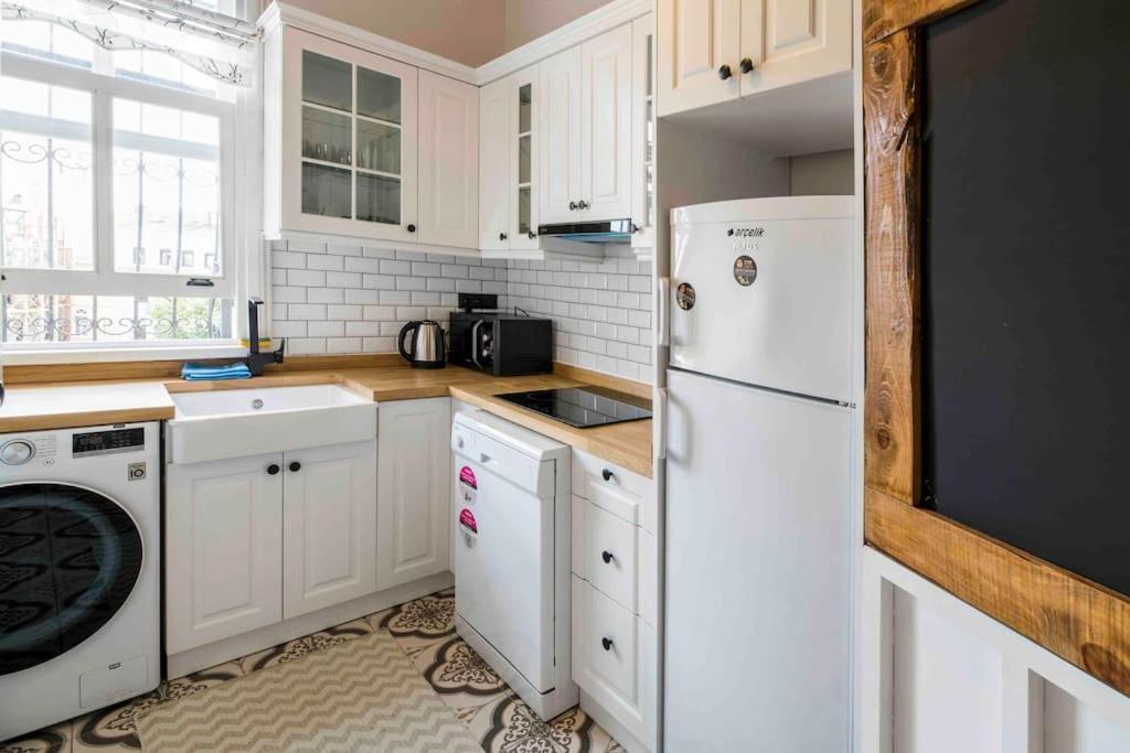 3 Bedroom Historic Near To Galata Tower Istambul