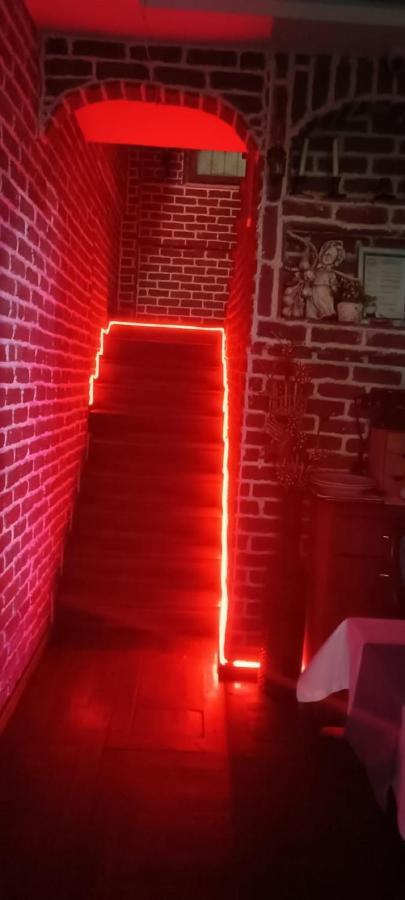 Armis Hostel *