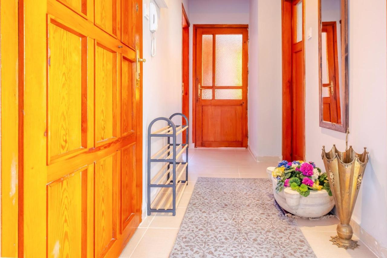 Incredible Flat W Halic View In Beyoglu Apartment