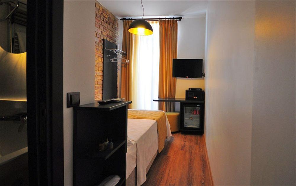 Hotel Pera Luna 3*
