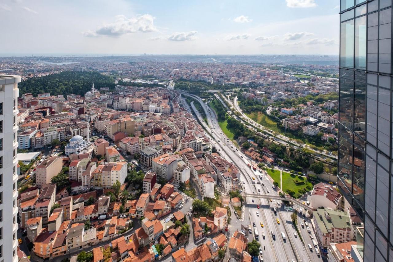 Splendid Flat With View In Bomonti Apartment