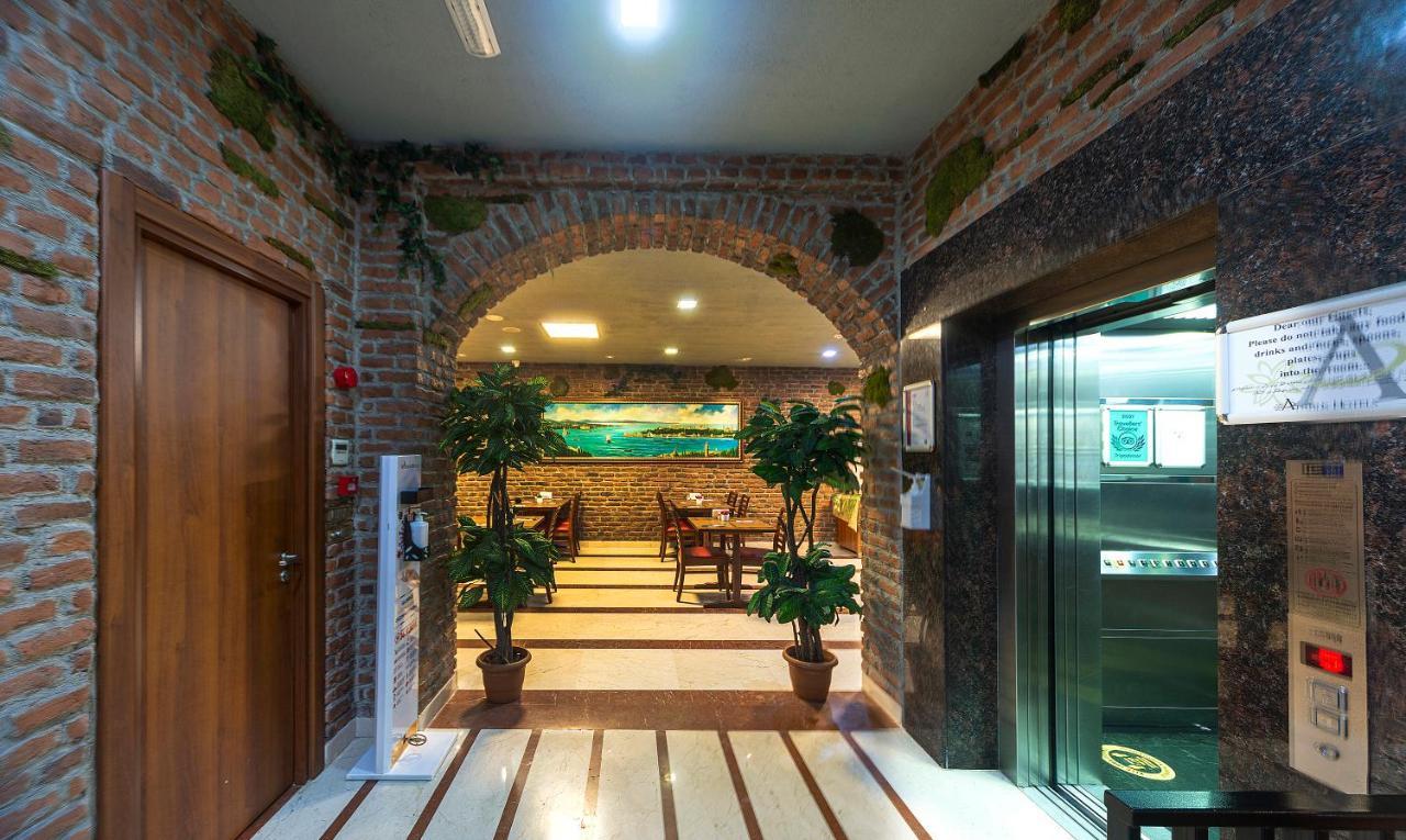 Aprilis - Special Category 4* Istanbul