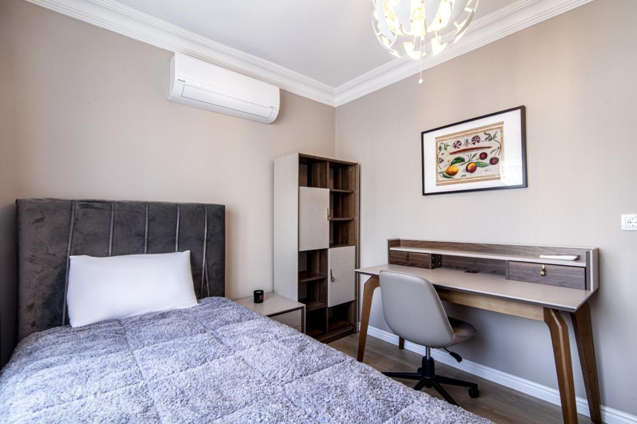 Modern Flat Close To Istiklal Street With Balcony Istanbul