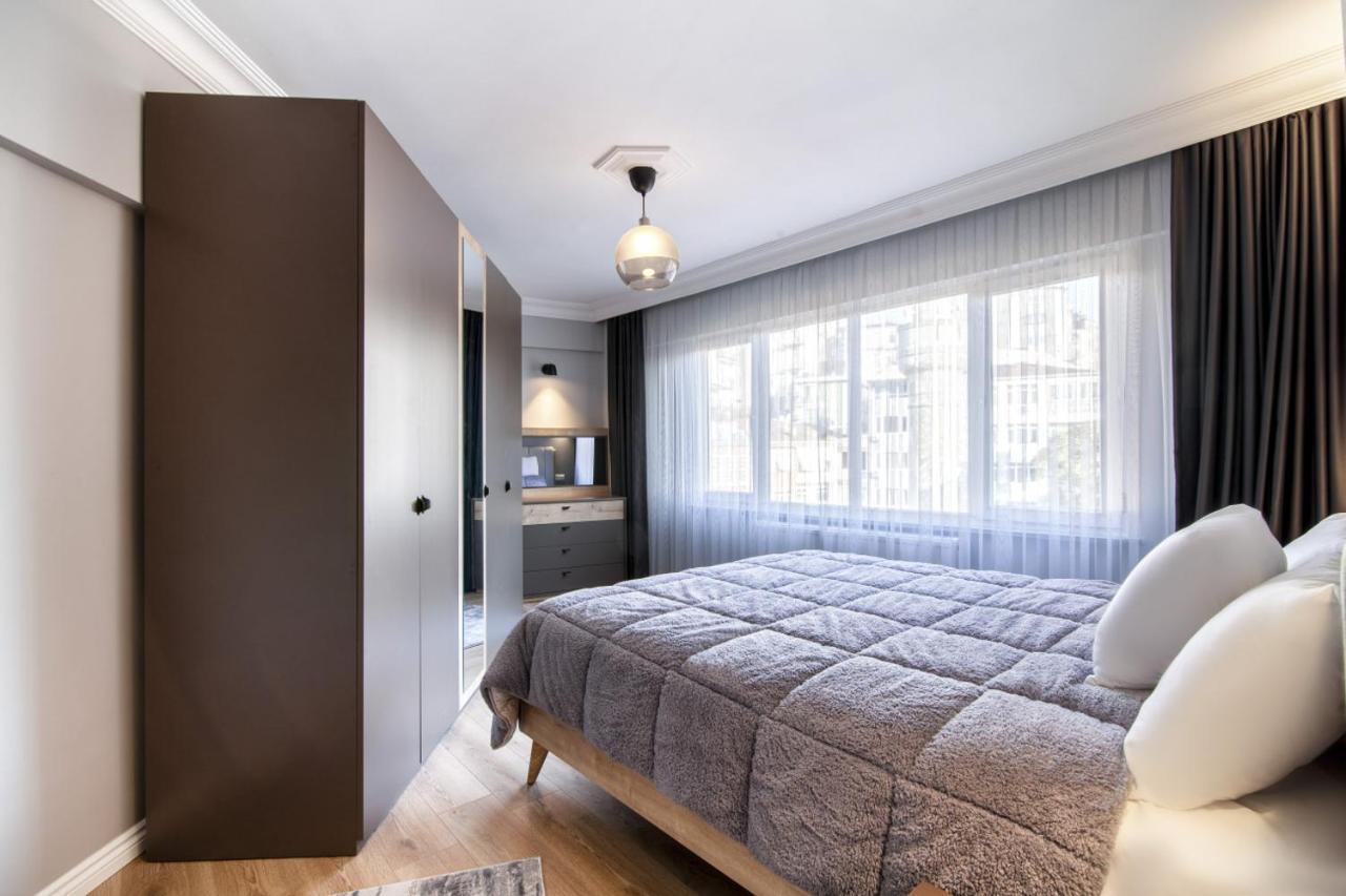 Modern Flat Close To Istiklal Street With Balcony Apartment