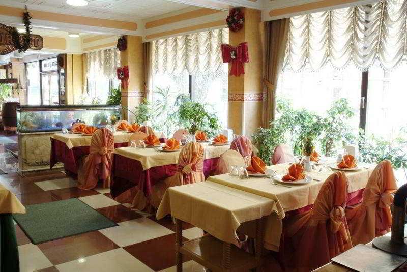Hotel Eyfel 3*