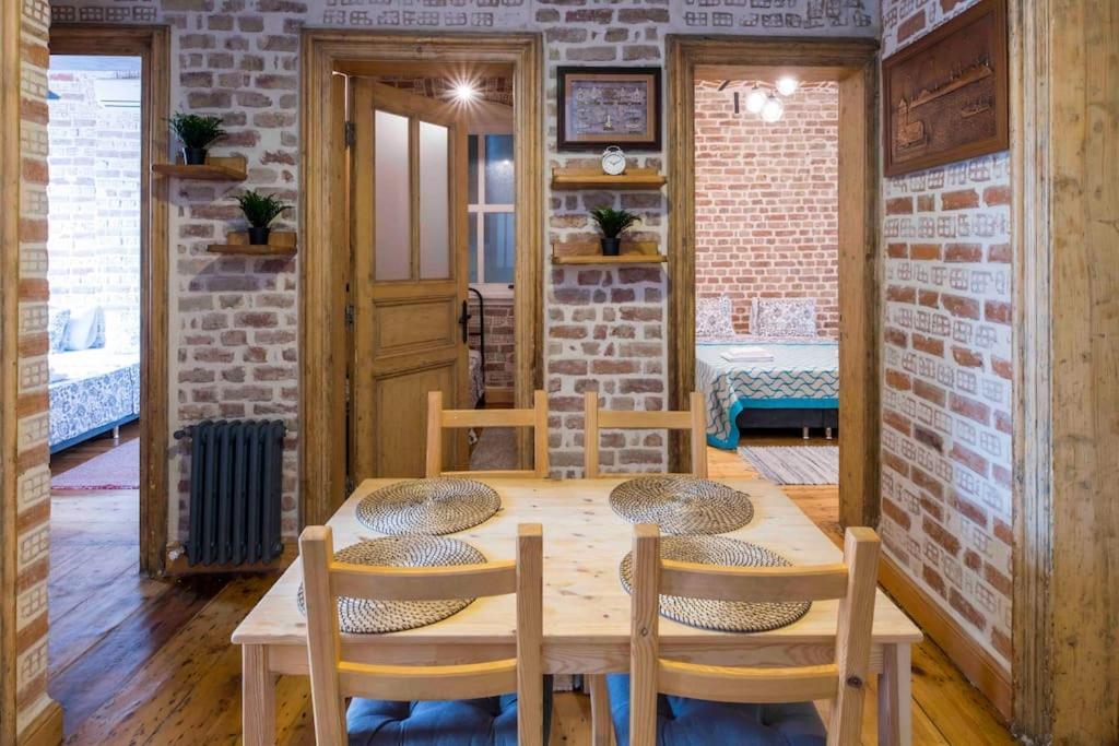 3 Bedroom Historic Near To Galata Tower Apartment *