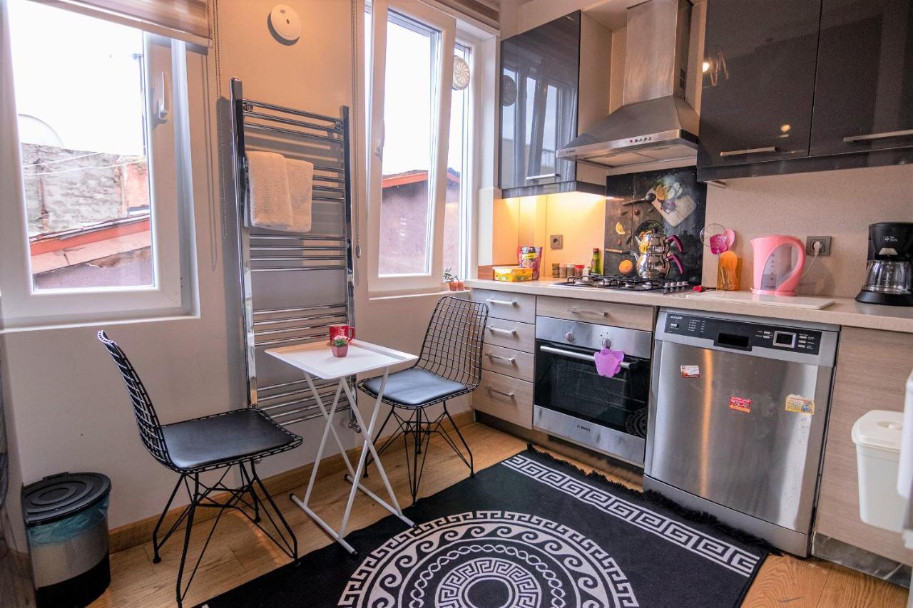 Roya Taksim - Center Of The