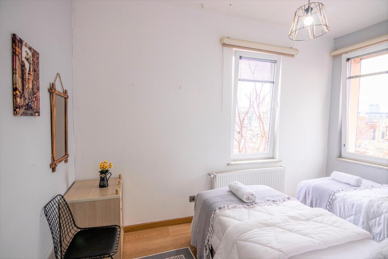 Roya Taksim - Center Of The