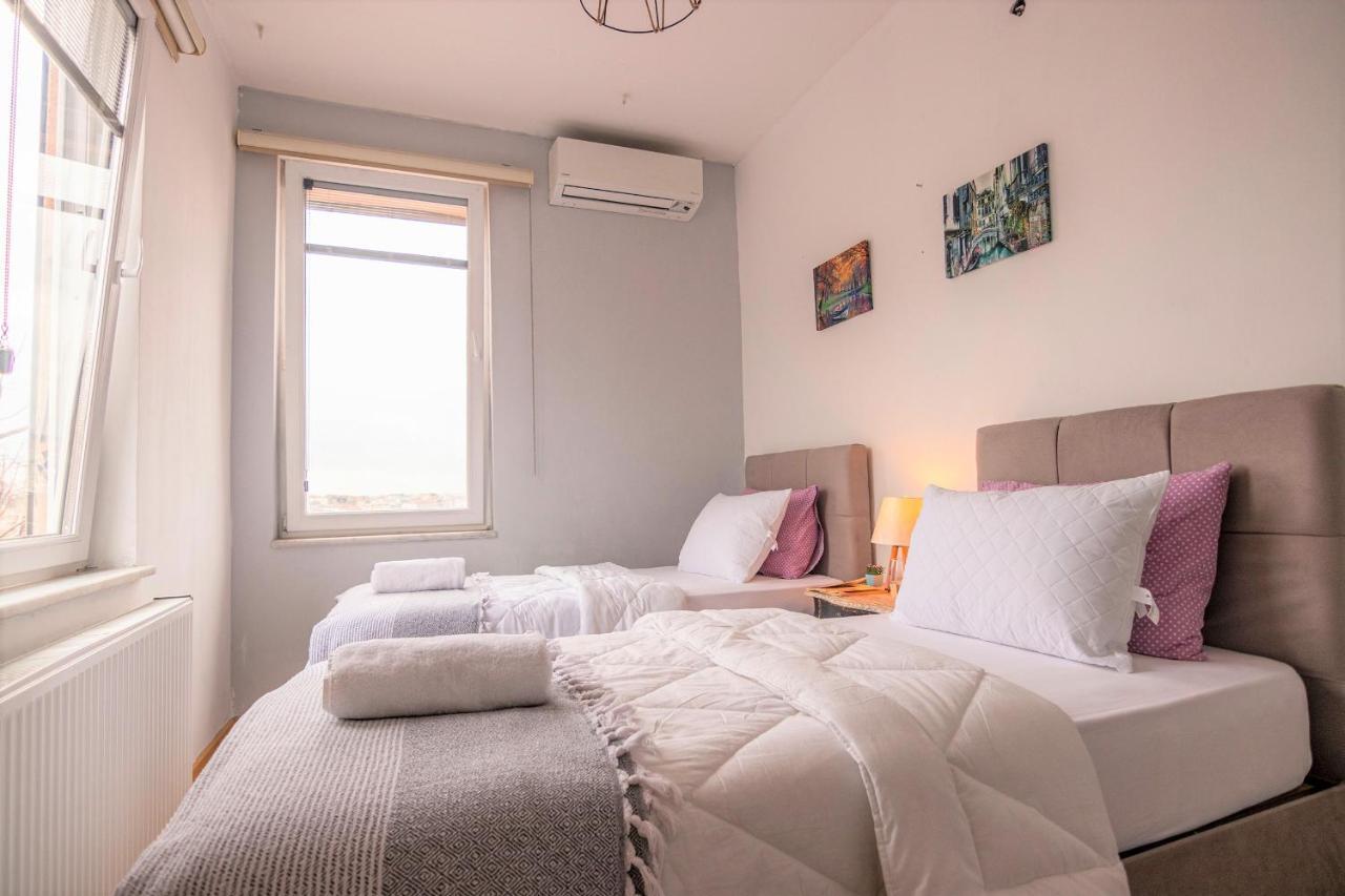 Roya Taksim - Center Of The Apartment