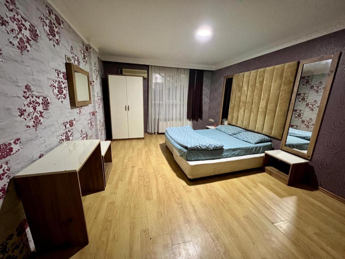 Camellia Hotel *