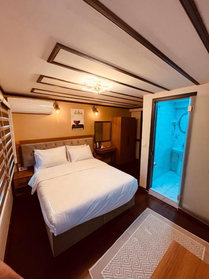 Hotel Palmera Art House *