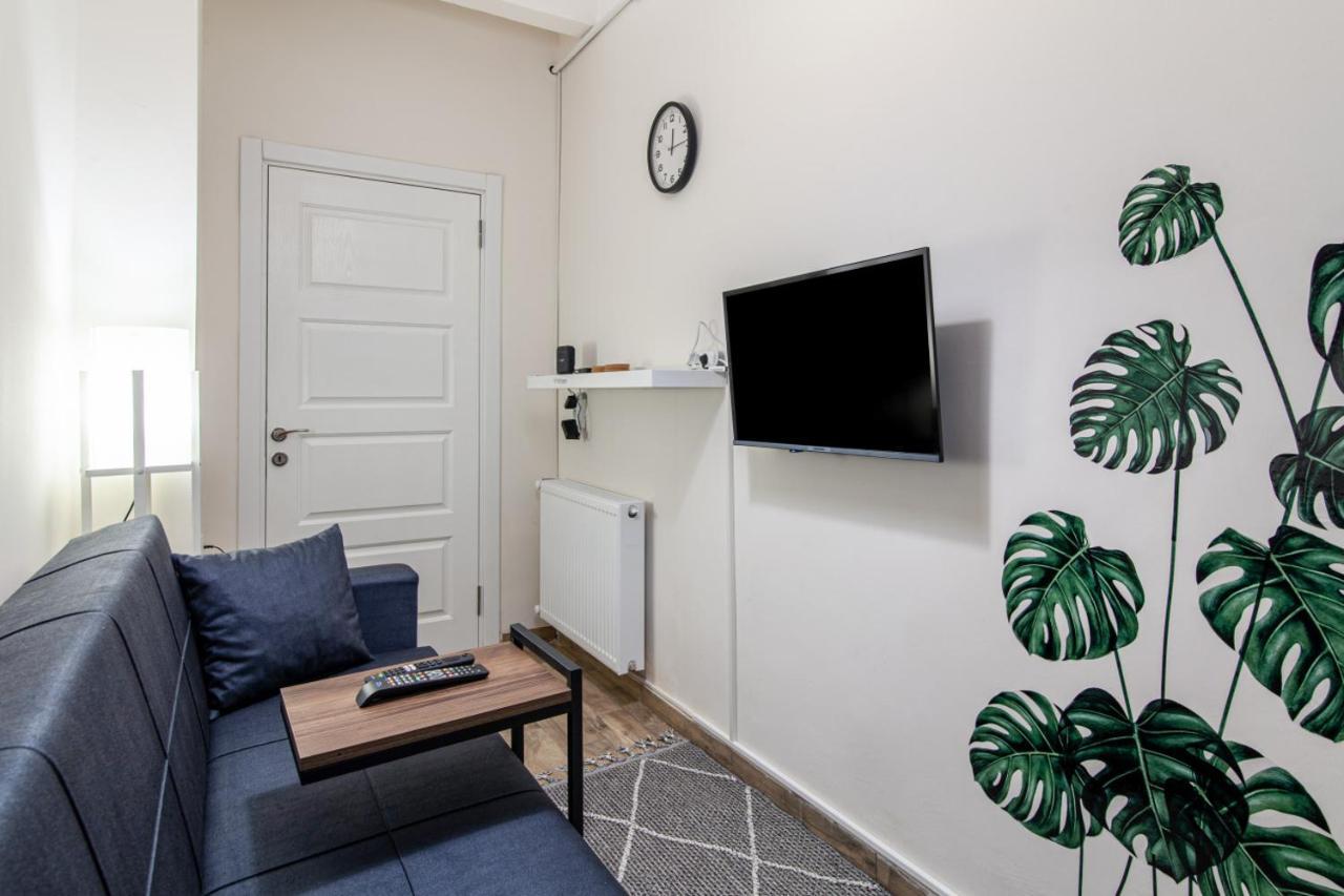 And Modern Flat Near Flower Passage