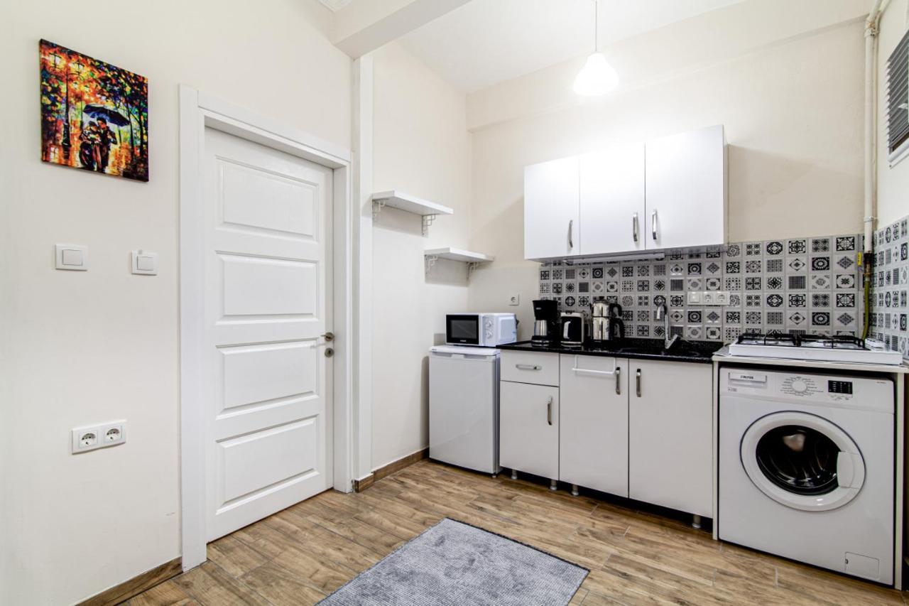 And Modern Flat Near Flower Passage Apartment Istanbul
