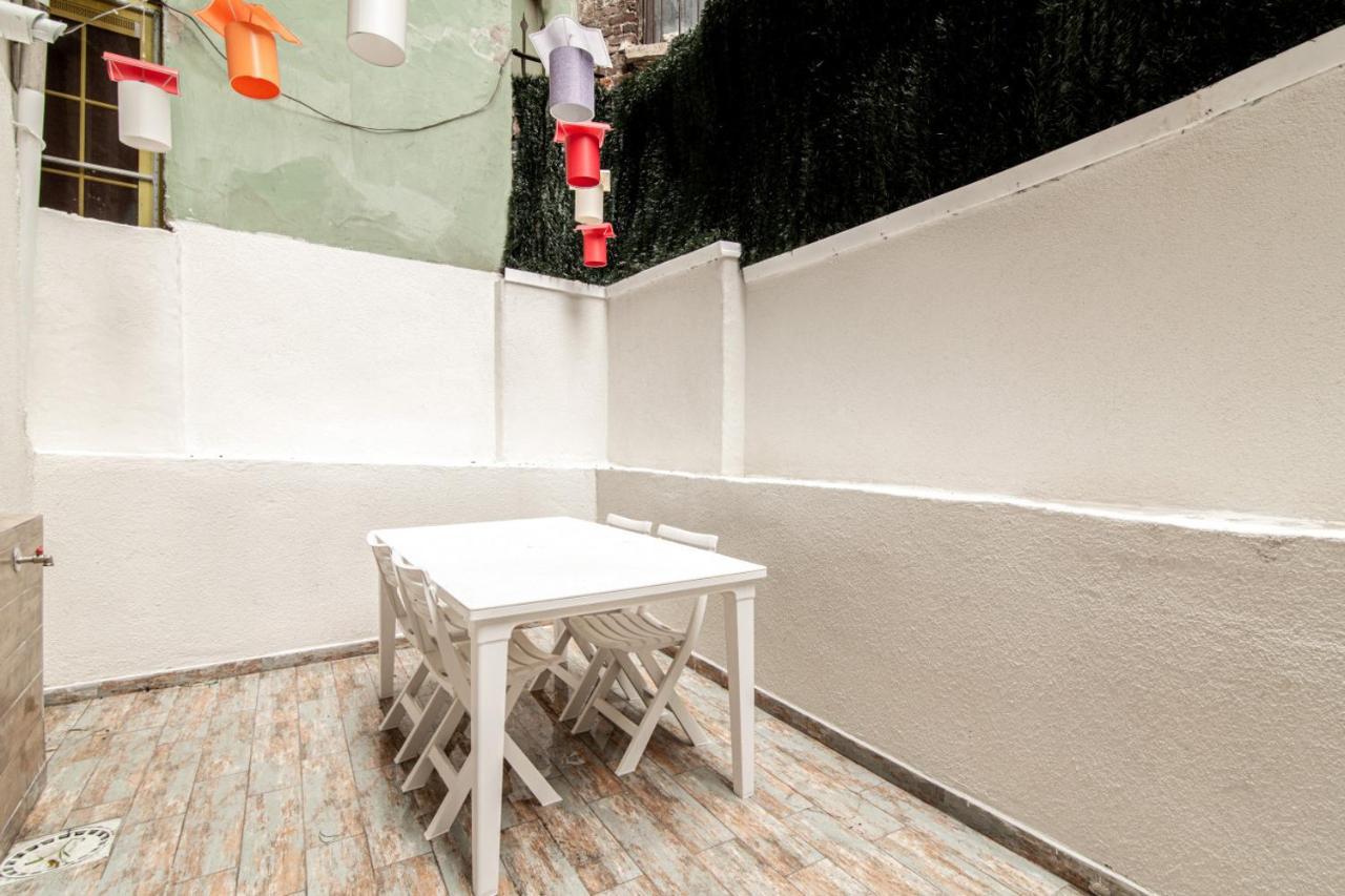 And Modern Flat Near Flower Passage Apartment Istanbul