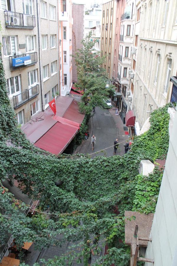 Beyoglu Asmalimescit'te Mobilyali Balkonlu Daire Apartment