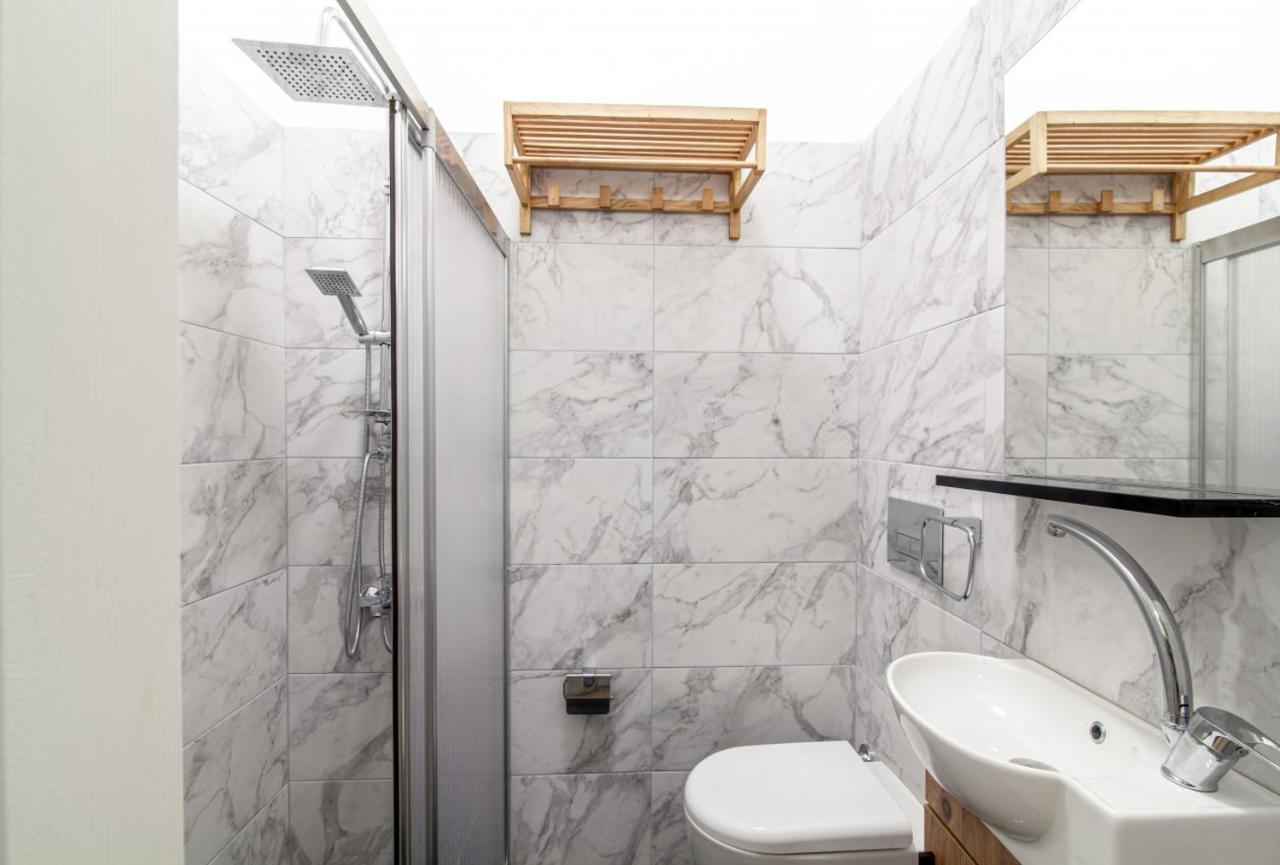 Apartment And Modern Flat Near Flower Passage Istanbul
