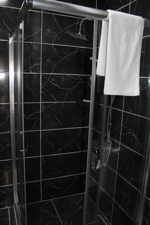 Apartment Beyoglu Asmalimescit'te Mobilyali Balkonlu Daire