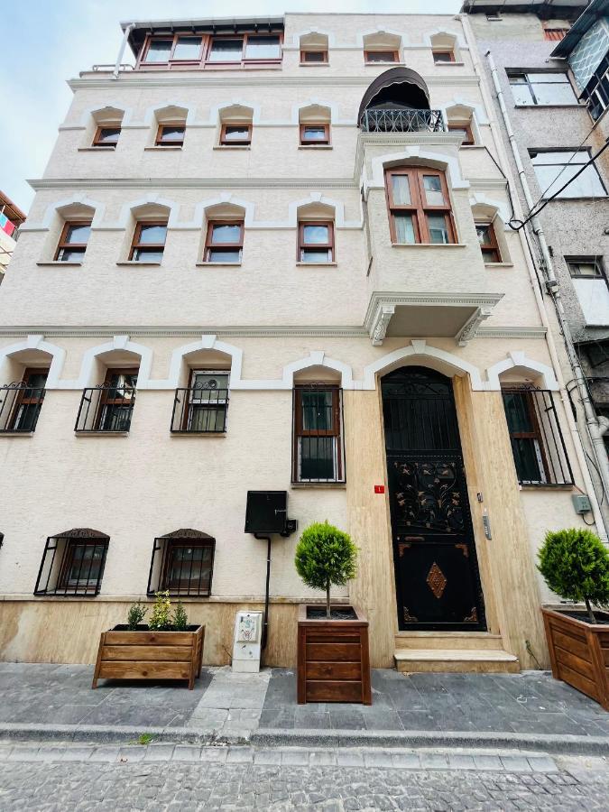 Palmera Art House *