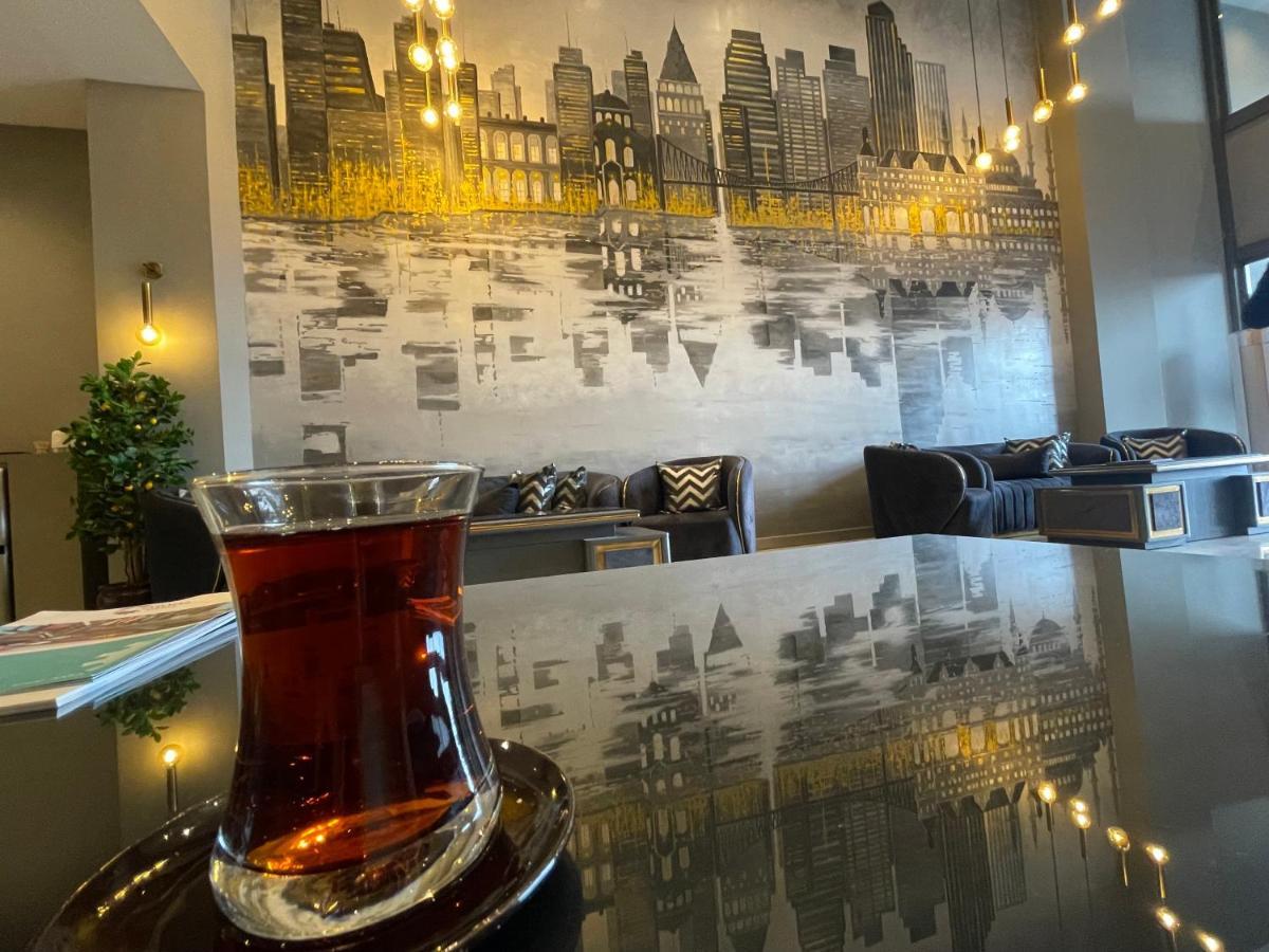 Agora Royal Hotel *