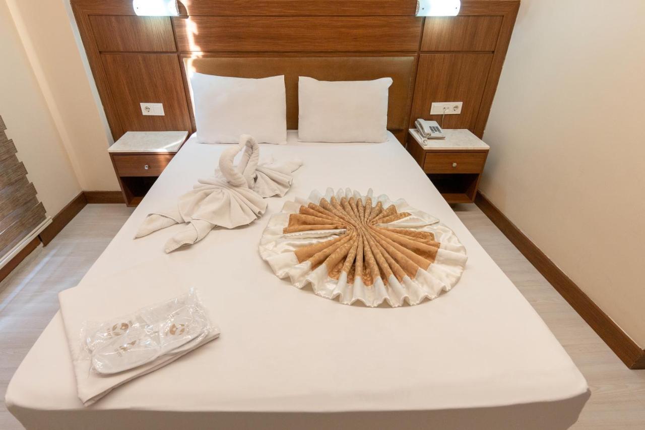 The Center Hotel 3*