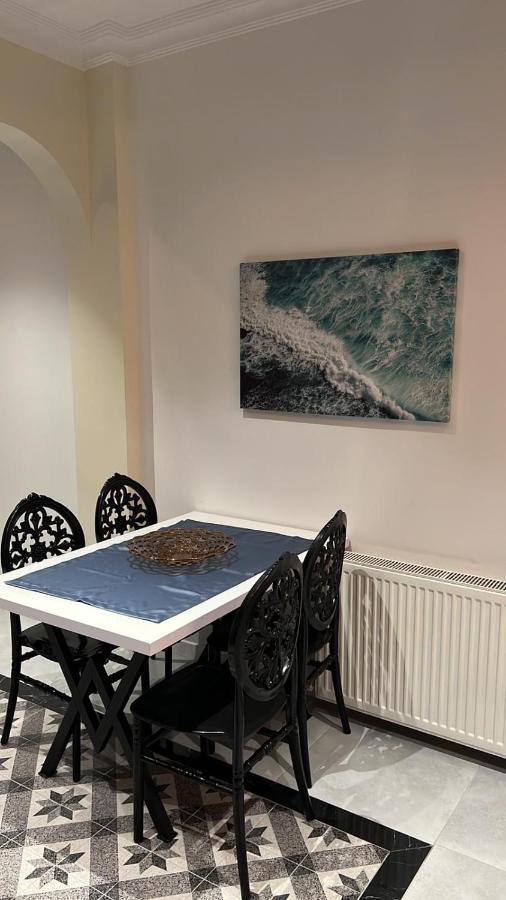 Apartment Center Of In Besiktas 2 1 With 2 Bathroom And 3 Air Conditioner Istanbul
