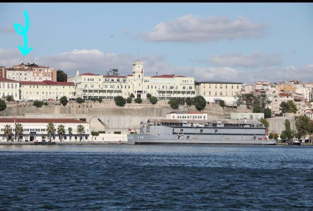 Deniz Manzarasi, Marti Sesleri Esliginde Daire İstanbul