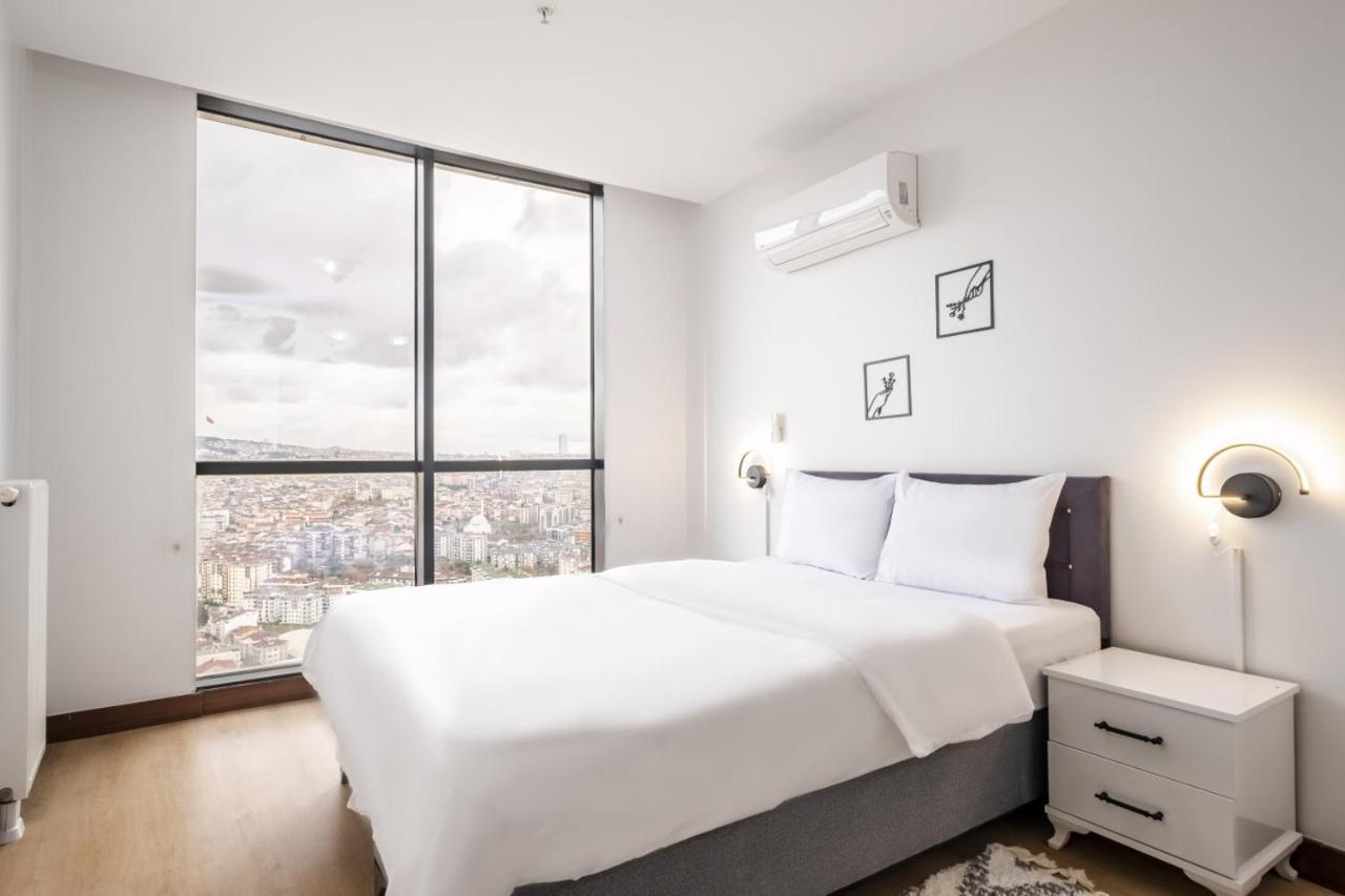 Charming Flat With View In Atasehir