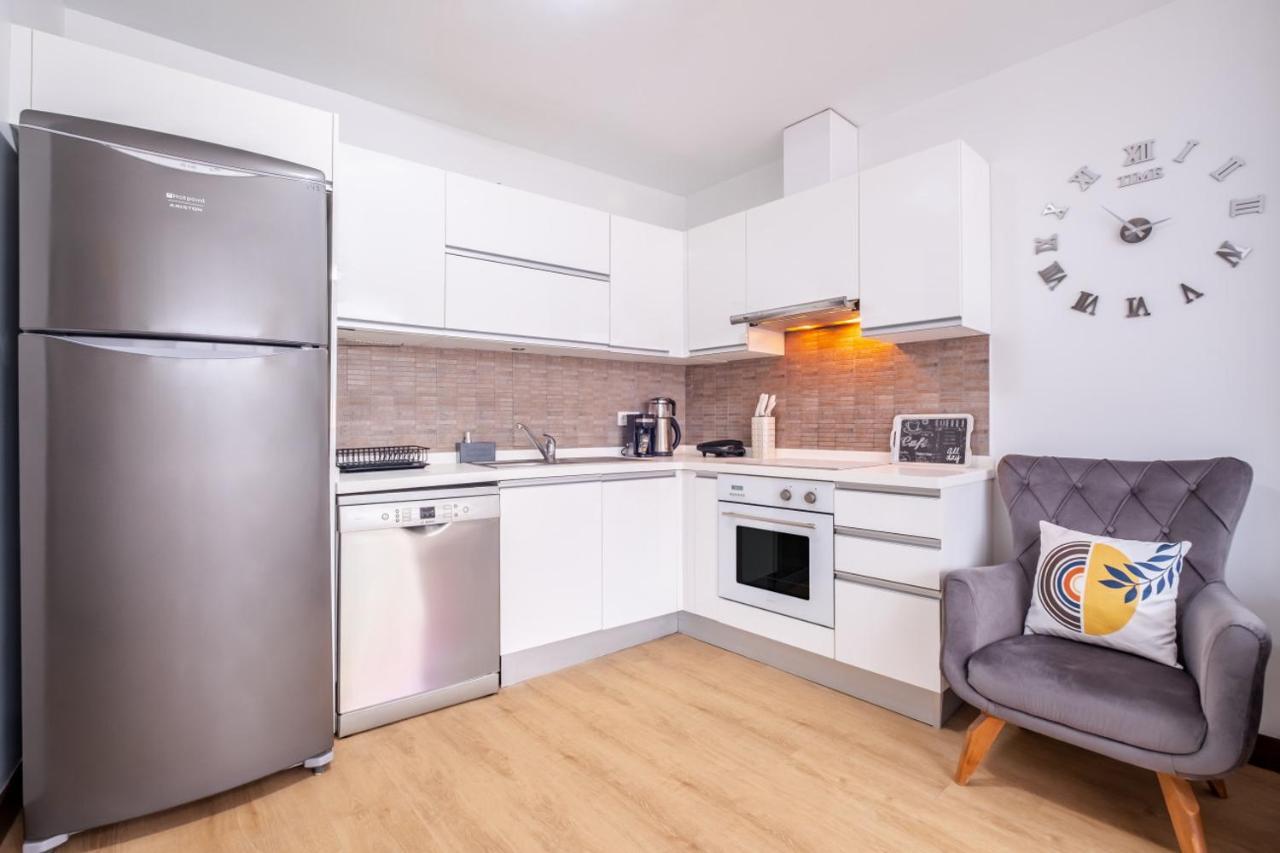 Charming Flat With View In Atasehir Apartment