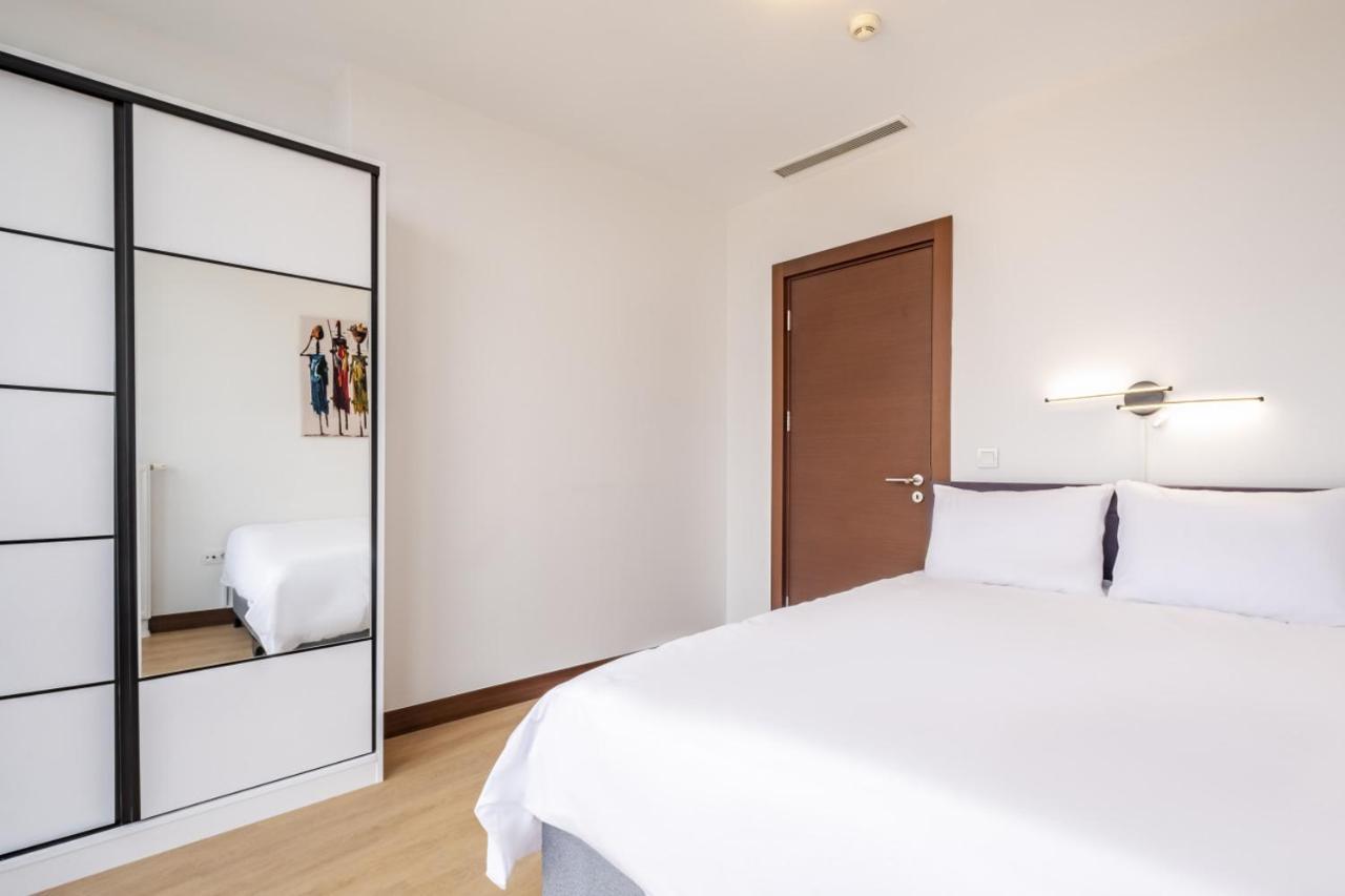Charming Flat With View In Atasehir Apartment *