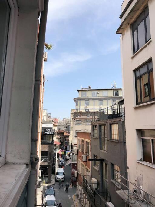 Apartment Central Apartament 4' Galata Tower Granbazaar 2' Sea 4' Ferry/metro/tram *