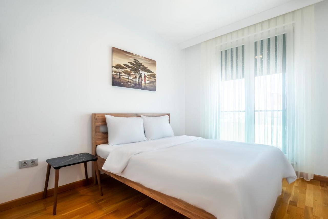 Chic Flat Near Public Transportation In Goztepe