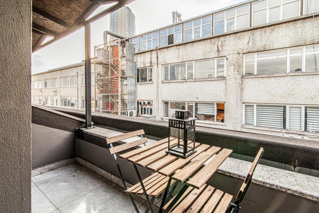 Fully Furnished Flat With Balcony In Sisli Apartment Istanbul