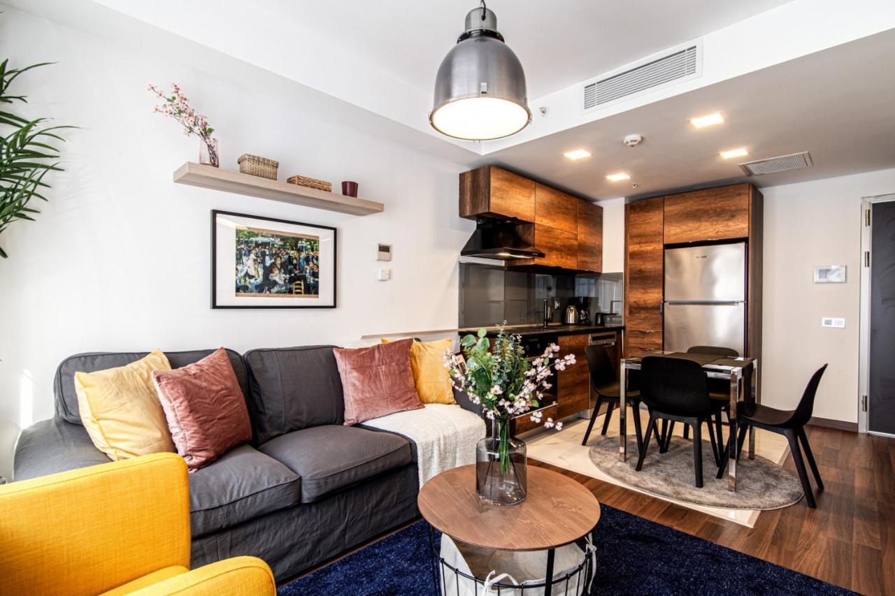 Fully Furnished Flat With Balcony In Sisli Apartment Istanbul