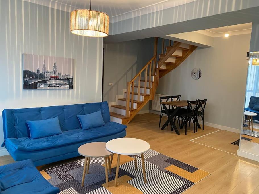 Modern , Spacious, Duplex