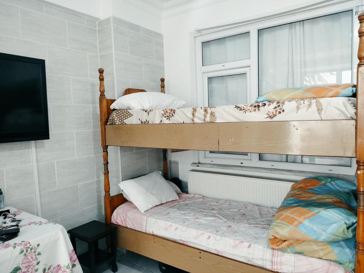 Twenty One House Guest house *