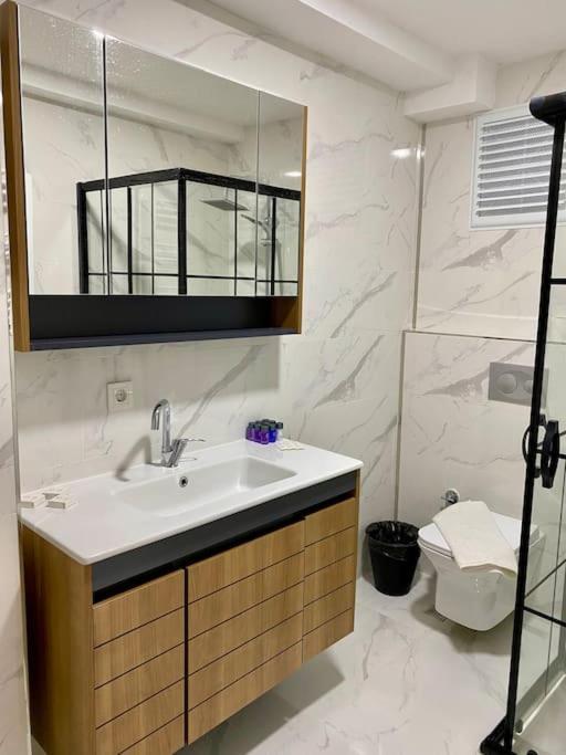 Modern , Spacious, Duplex Apartment *