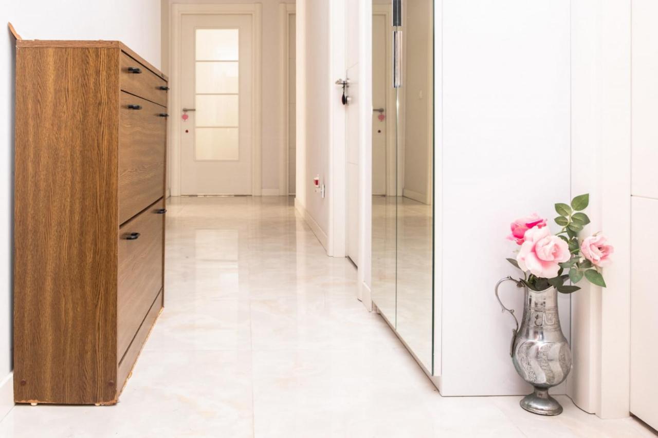 Flat Near Trendy Attractions In Kadikoy