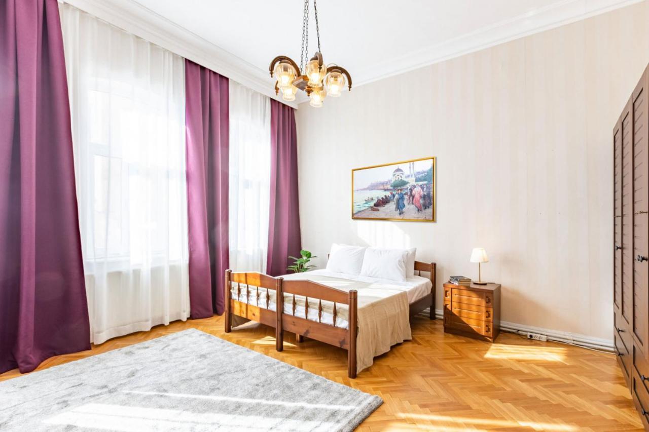Apartment Historical Flat With A Lovely Sea View In Beyoglu *