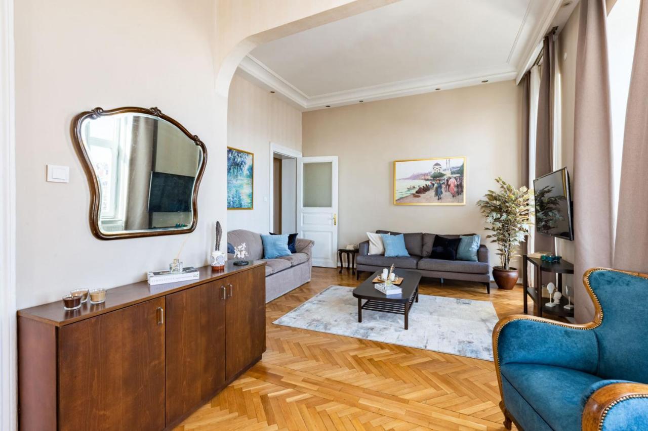Apartment Historical Flat With A Lovely Sea View In Beyoglu Istanbul