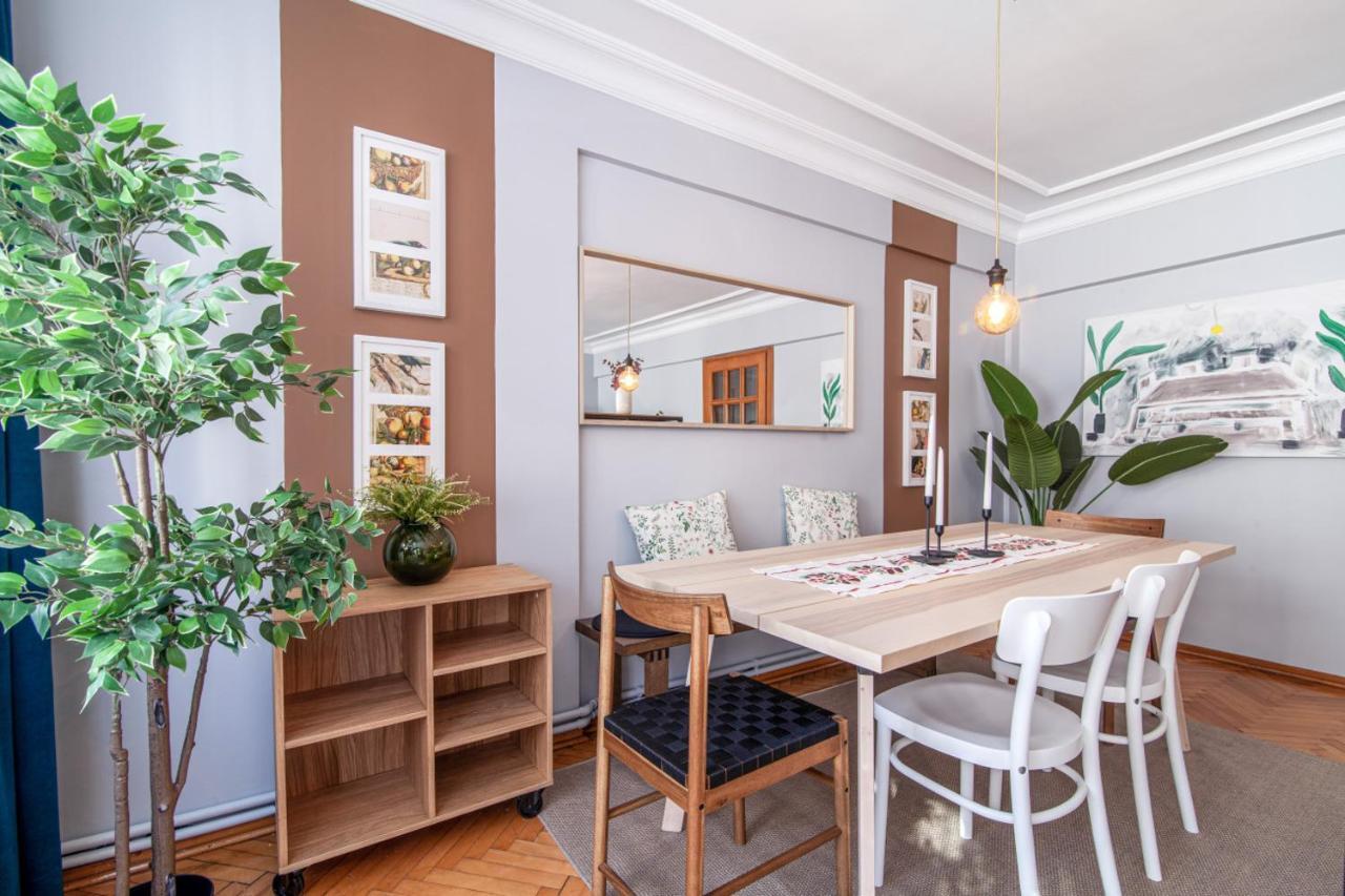 Gorgeous Flat With Lovely Balcony In Nisantasi Apartment