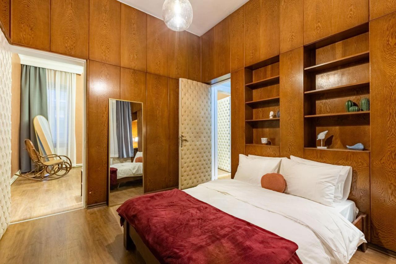 Historical Flat With A Lovely Sea View In Beyoglu Istanbul