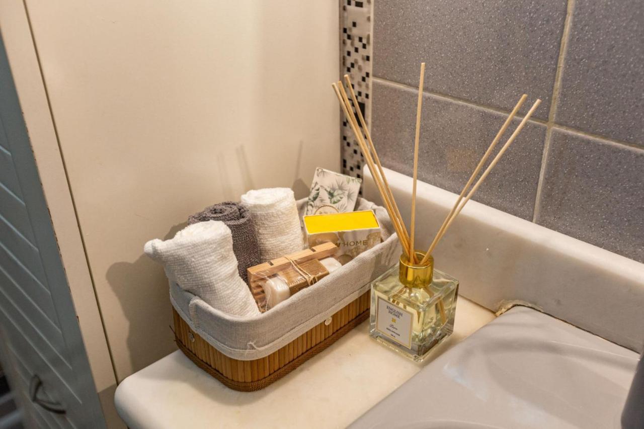 Historical Flat With A Lovely Sea View In Beyoglu Istanbul