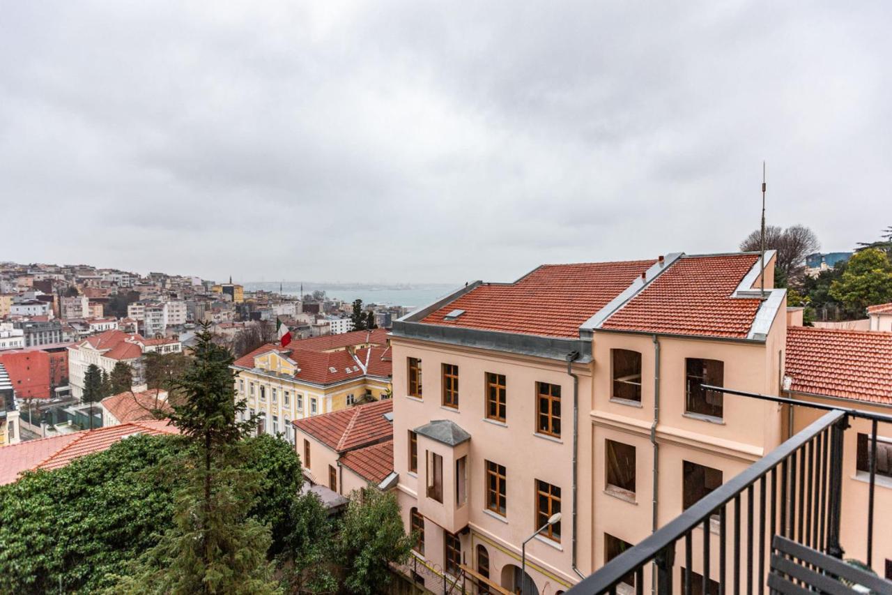 Apartment Historical Flat With A Lovely Sea View In Beyoglu *