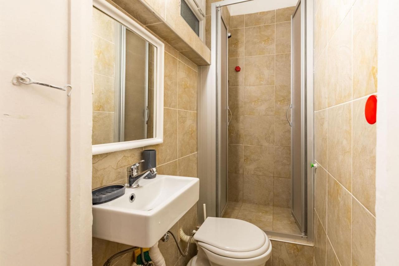 Historical Flat With A Lovely Sea View In Beyoglu