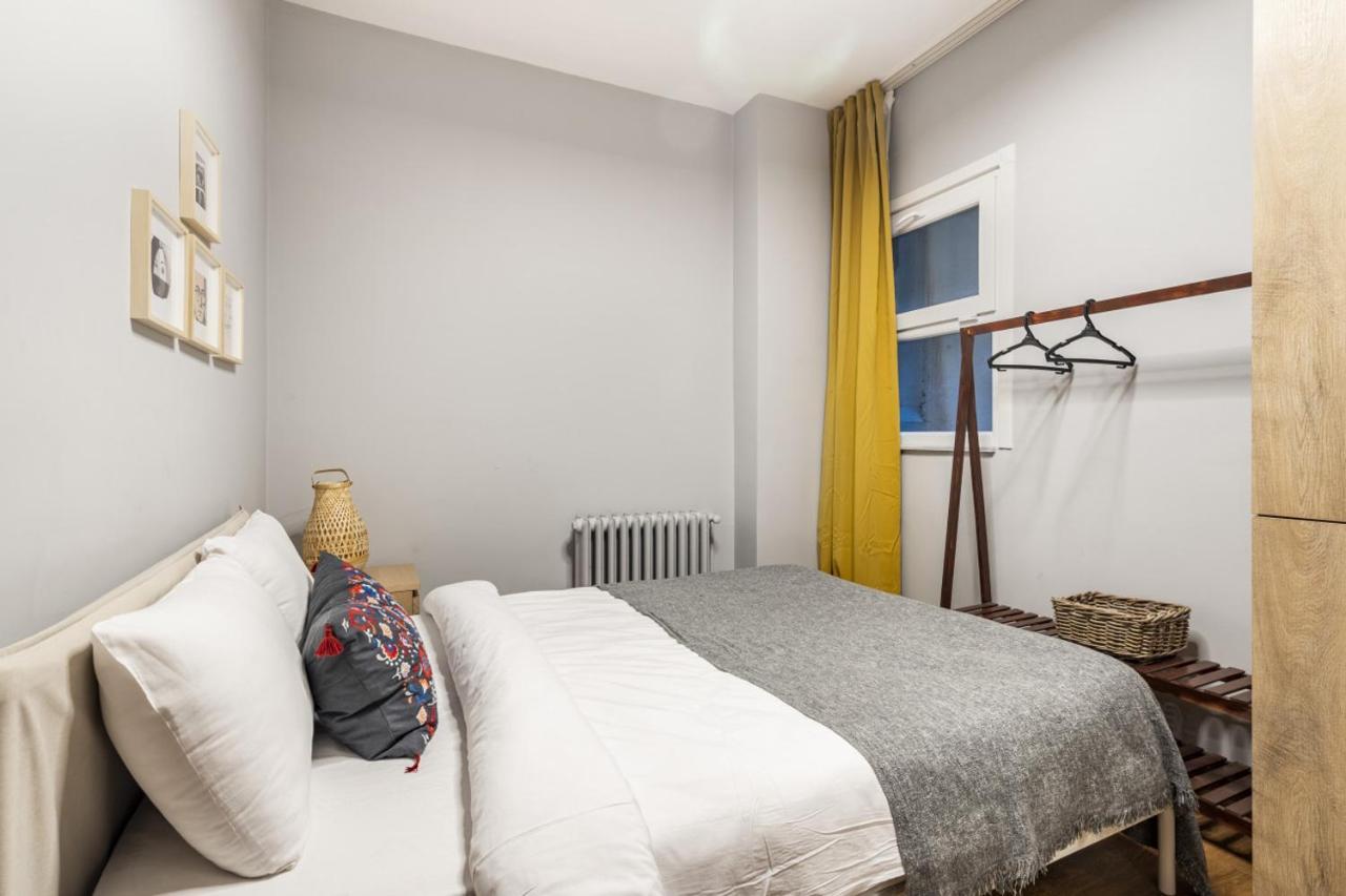 Exceptional Flat With Balcony In Sisli Istambul