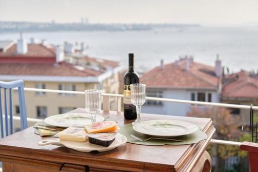 Apartment An Elegant 2 Bedroom With Stunning View Istanbul