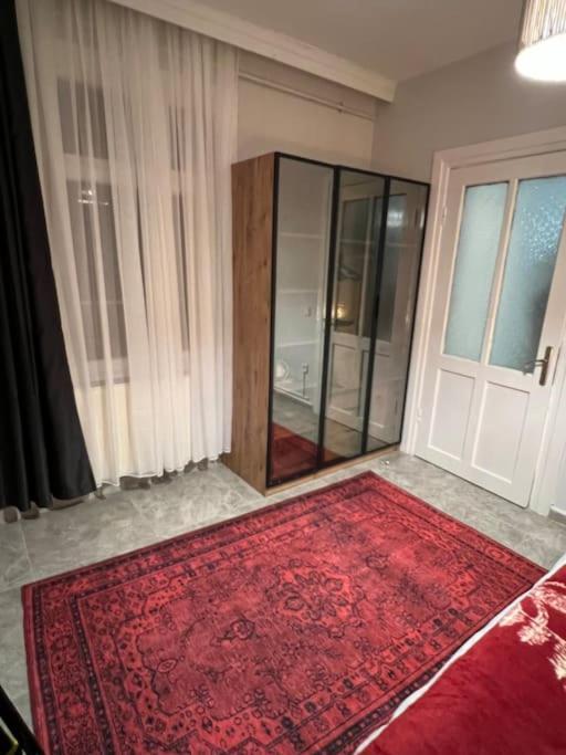 Apartment Peaceful And Perfectly Located In Cihangir *