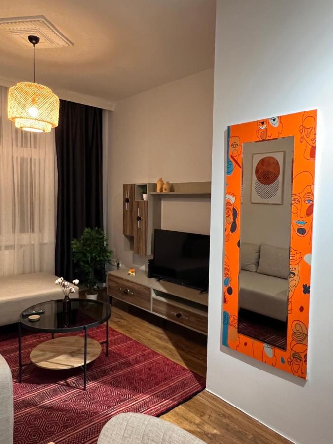 Apartment Peaceful And Perfectly Located In Cihangir Istanbul
