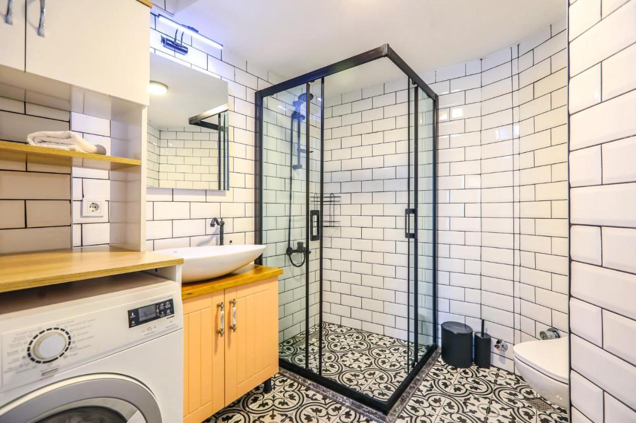 Vibrant Flat 500 M To Uskudar Ferry Station Apartment Istanbul