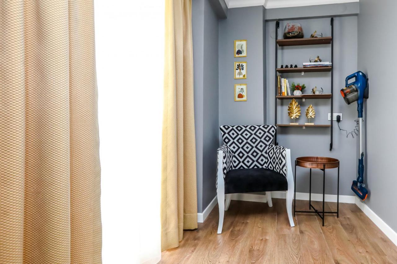 Vibrant Flat 500 M To Uskudar Ferry Station *
